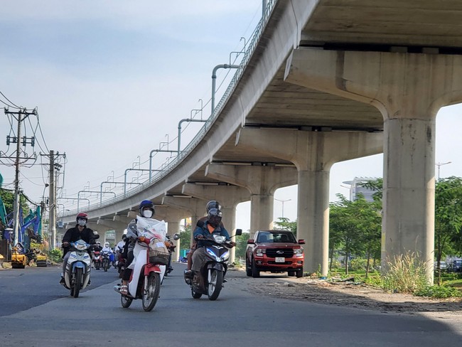 TP.HCM chính thức chạy thử nghiệm đoàn tàu metro số 1 - Ảnh 6.