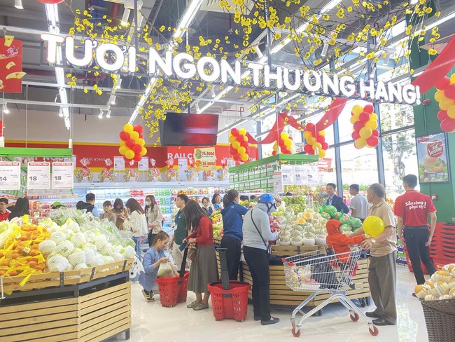 WinMart khai trương siêu thị thứ 130, “tung” khuyến mại lớn đón sóng tiêu dùng cuối năm - Ảnh 2.