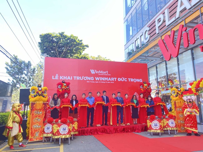 WinMart khai trương siêu thị thứ 130, “tung” khuyến mại lớn đón sóng tiêu dùng cuối năm - Ảnh 1.