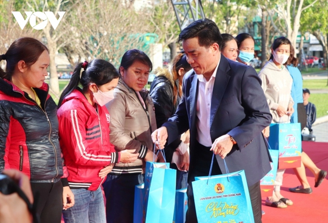 Chợ Tết Công đoàn năm 2023 - Ảnh 1.