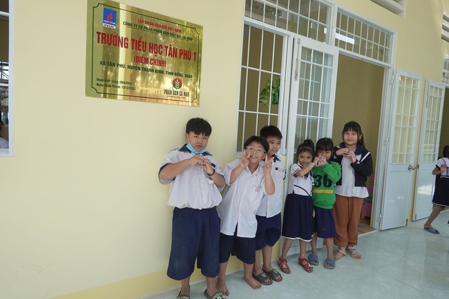 Phân bón Cà Mau khánh thành thêm 6 phòng học mới tại Đồng Tháp - Ảnh 6.