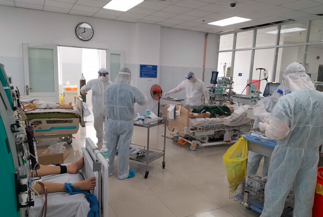 Đồng Nai xin hỗ trợ nhân viên y tế với kỳ vọng đến 2025 sẽ có 10 bác sỹ/1 vạn dân - Ảnh 1.