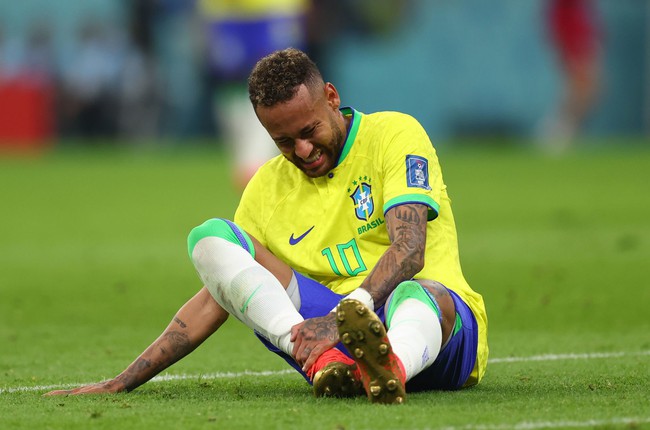 Neymar cân bằng kỷ lục ghi bàn của Pele trong ngày Brazil bị loại khỏi World Cup - Ảnh 2.