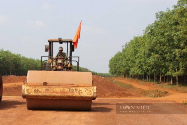 Cao tốc Phan Thiết - Dầu Giây: Nhiều hộ dân chưa chịu giao đất do không đồng ý với giá đền bù - Ảnh 2.