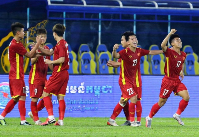 Chung kết U23 Đông Nam Á 2022: U23 Việt Nam &quot;già dơ&quot; trước U23 Thái Lan - Ảnh 1.