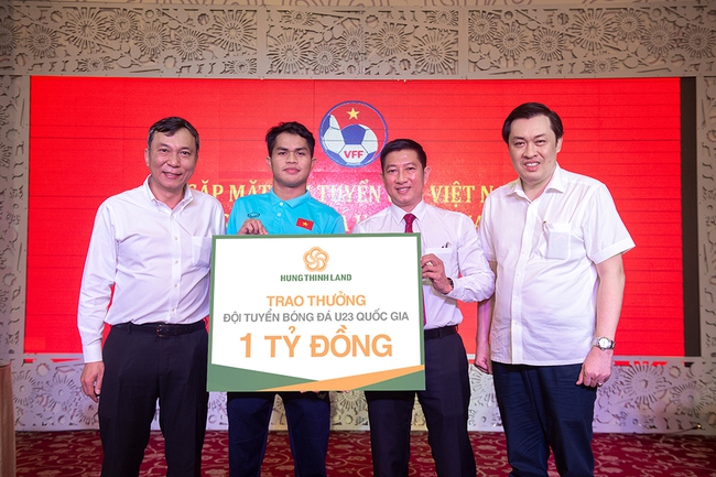 Hưng Thịnh Land thưởng nóng 1 tỷ đồng cho U23 Việt Nam - Ảnh 1.