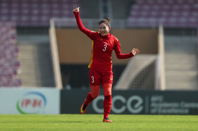 Clip: Màn ăn mừng đầy xúc động của ĐT nữ Việt Nam khi giành vé dự World Cup - Ảnh 2.