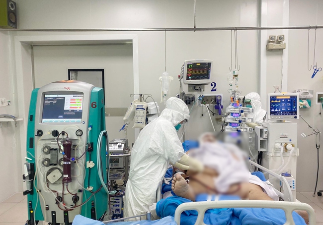 6 ngày Tết, Bệnh viện Chợ Rẫy phát hiện 45 ca cấp cứu mắc Covid-19 - Ảnh 1.