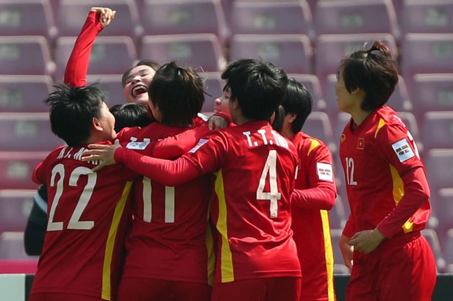 Giành vé dự World Cup 2023, ĐT nữ Việt Nam được FIFA thưởng đậm - Ảnh 1.