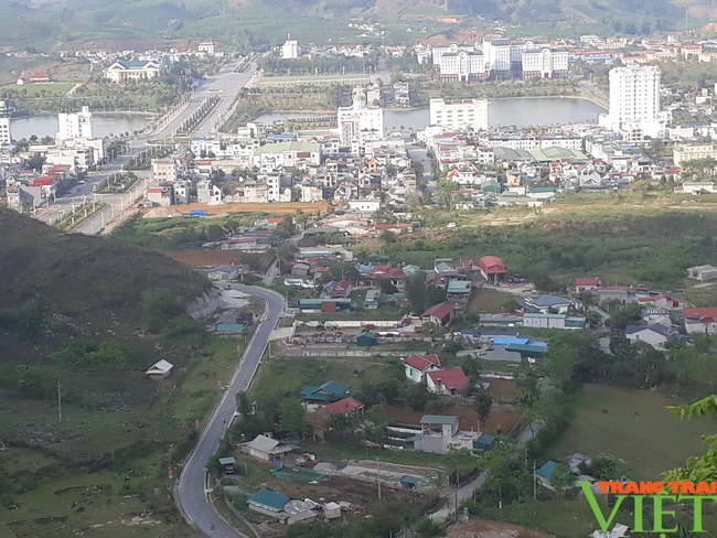 Thành phố Lai Châu: Quan tâm phát triển thương mại dịch vụ - Ảnh 1.