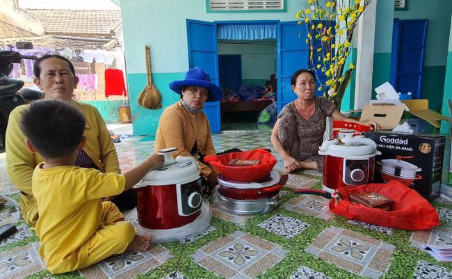 Ninh Thuận: Công an làm rõ vụ người dân “dính bẫy” mua hàng xong - trả lại tiền - Ảnh 1.