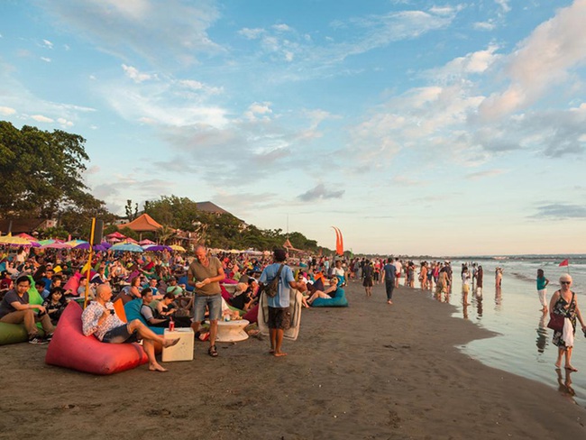 Indonesia: Đảo Thiên đường Bali sôi động với hàng nghìn khách du lịch Australia trở lại - Ảnh 7.