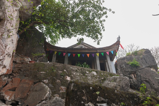 Ngôi chùa cổ hơn 6 thế kỷ nằm chên vênh trên đỉnh núi ở ngoại thành Hà Nội - Ảnh 5.