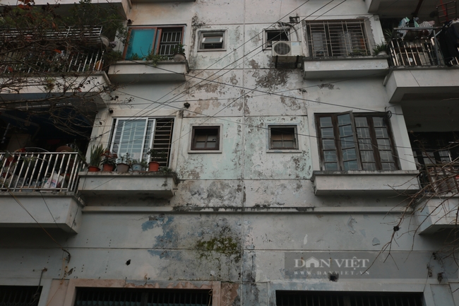 20 năm cải tạo chung cư cũ ở Hà Nội: Nhà tạm cư xuống cấp như chung cư cũ - Ảnh 5.