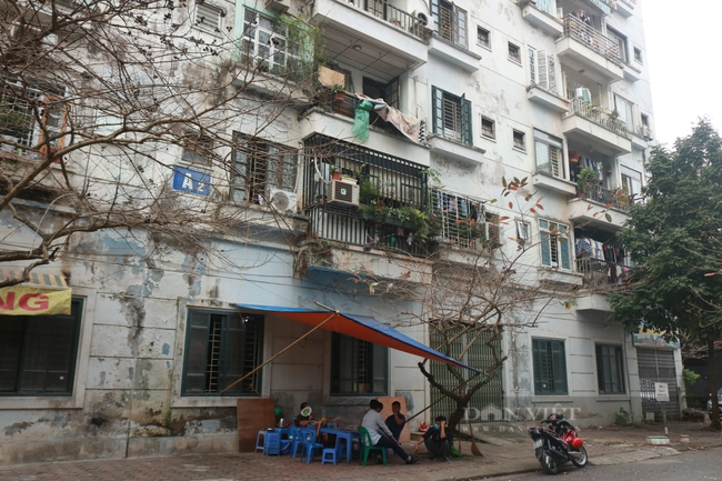 20 năm cải tạo chung cư cũ ở Hà Nội: Nhà tạm cư xuống cấp như chung cư cũ - Ảnh 8.