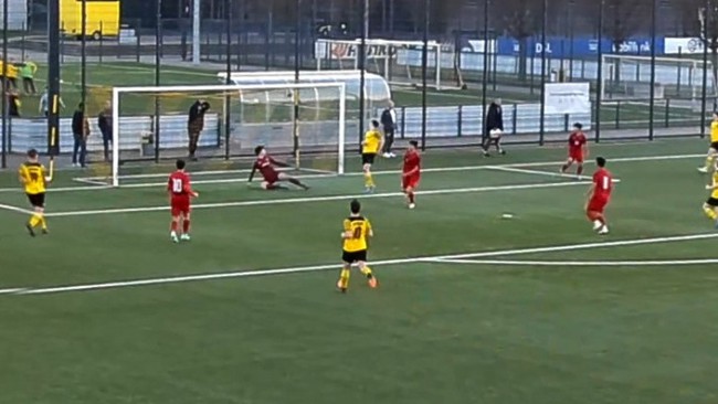 U17 Việt Nam &quot;làm khổ&quot; đội trẻ Dortmund ngay trên đất Đức - Ảnh 2.