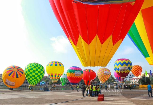 Cận cảnh 17 khinh khí cầu lần đầu tiên tổ chức tại Hội An  - Ảnh 8.