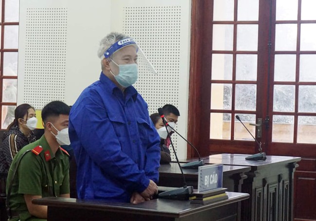 Nghệ An: Án chung thân bị cáo Cao Trọng Phú sau khi bắn chết 2 người bằng súng k59   - Ảnh 1.