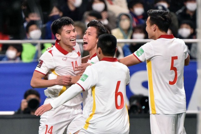 Hòa Nhật Bản, ĐT Việt Nam nhận thưởng từ FIFA - Ảnh 1.