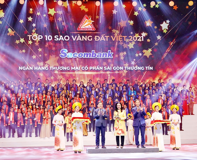 Sacombank lần thứ 5 được vinh danh Sao vàng Đất Việt - Ảnh 1.