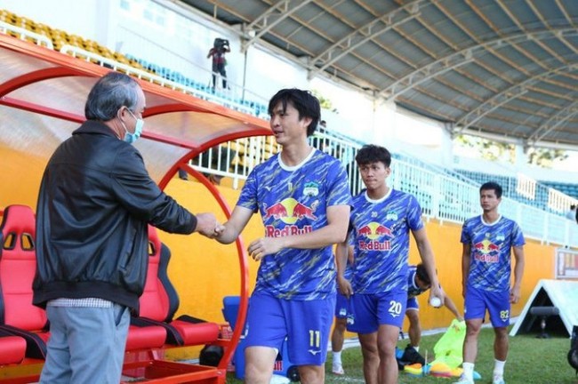 Tiền vệ Nguyễn Tuấn Anh ký hợp đồng trọn đời với HAGL - Ảnh 2.