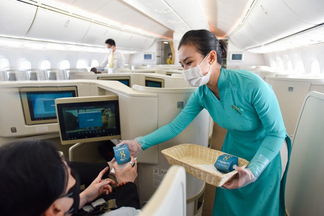 Vietnam Airlines lọt top 10 thương hiệu tốt nhất Việt Nam năm 2022 - Ảnh 1.