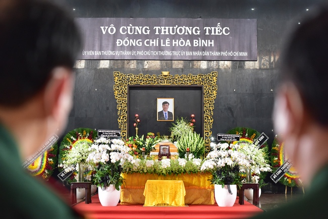 Lễ tang Phó Chủ tịch TP.HCM Lê Hoà Bình: Ngày sinh nhật cũng là ngày tiễn biệt - Ảnh 3.