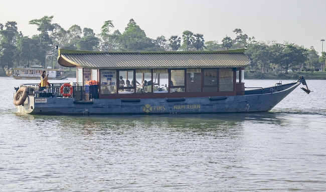TT-Huế: Ra mắt tour ngắm hoàng hôn trên sông Hương bằng du thuyền - Ảnh 1.