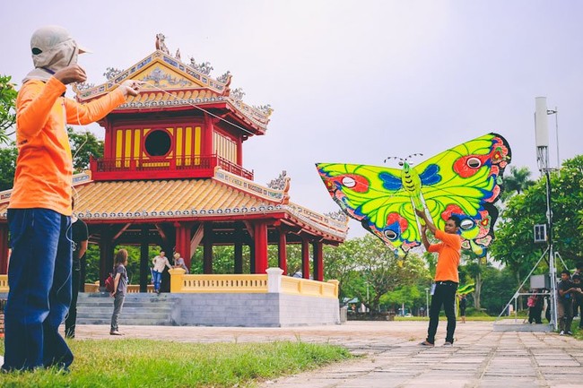 Hue Kite Festival 2022 takes place in 8 days, residents and visitors are free to experience kite making - Photo 2.