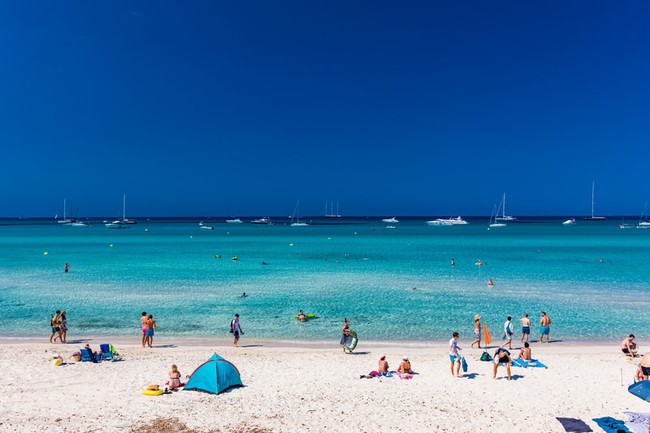 Nhiều nước mở cửa trở lại, các Nude Beach (bãi biển khỏa thân) châu Âu hy vọng hút khách Hè 2022 - Ảnh 6.
