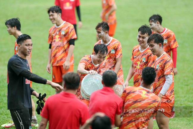 HLV Kiatisuk &quot;làm bùa&quot; mong Công Phượng, Xuân Trường toả sáng tại AFC Champions League 2022 - Ảnh 10.