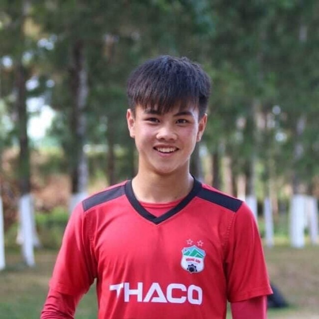 2 tuyển thủ U17 Việt Nam được học viện Frankfurt của Đức giữ lại - Ảnh 2.