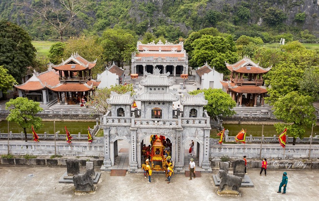 Ninh Binh: A large number of tourists from all over the world attend the Thai Vi temple festival - Photo 3.