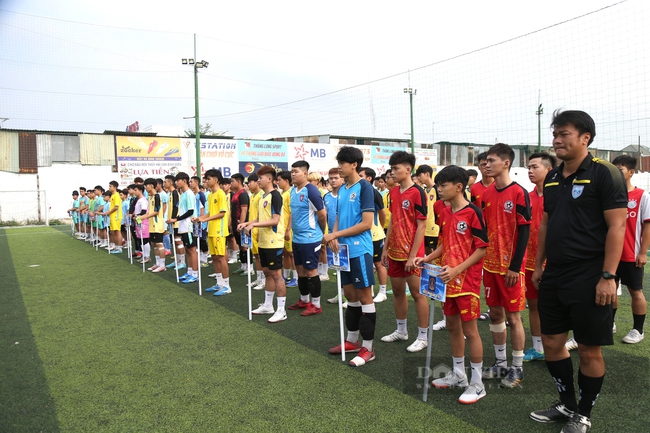 Sân chơi bóng đá bổ ích cho thanh thiếu niên thành phố  - Ảnh 1.