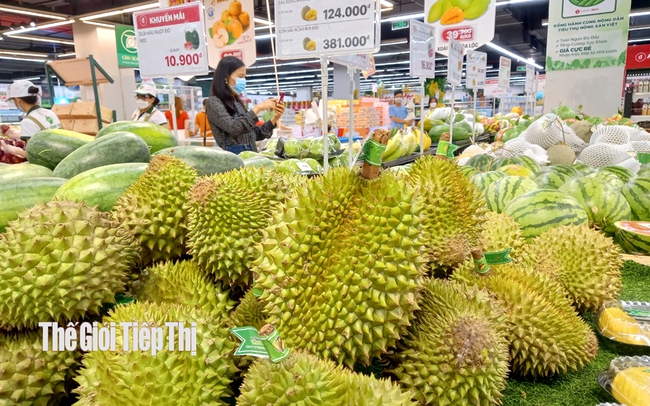Tại siêu thị Lotte Mart ở Bình Dương, sầu riêng Ri6 đang được bán với giá 124.000 đồng/kg. Ảnh: Trần Khánh