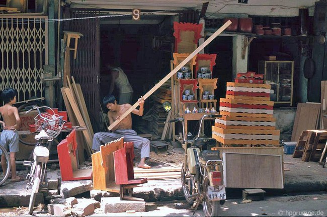 Soi những nghề lạ trên đường phố Hà Nội đầu thập niên 1990 - Ảnh 5.