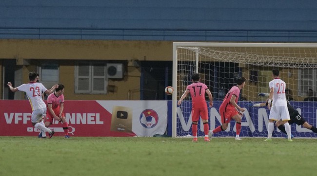 Who is Nguyen Van Tung, the killer U23 Vietnam tearing the net of Korea U20?  - Photo 1.
