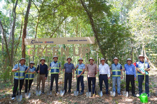 Coteccons khởi động chiến dịch trồng cây &quot;Green Up&quot; trong dự án bảo tồn rừng tại Phong Nha - Kẻ Bàng - Ảnh 1.