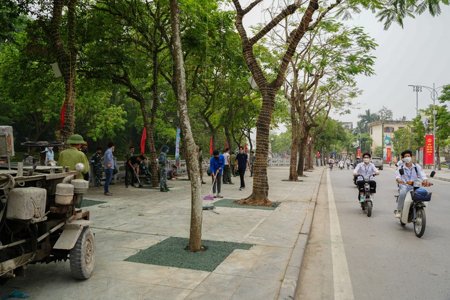 Gấp rút hoàn thiện phố đi bộ Thành cổ Sơn Tây, sẵn sàng khai trương dịp 30/4-1/5 - Ảnh 6.