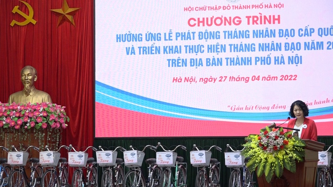 Bà Bùi Thị Hòa - Bí thư Đảng đoàn, Chủ tịch Trung ương Hội Chữ thập đỏ Việt Nam.