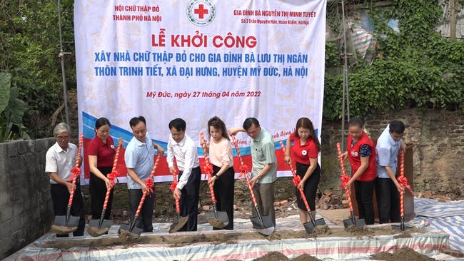 Hội Chữ thập đỏ thành phố Hà Nội tiếp nhận gần 16 tỷ trong ngày phát động tháng nhân đạo - Ảnh 3.