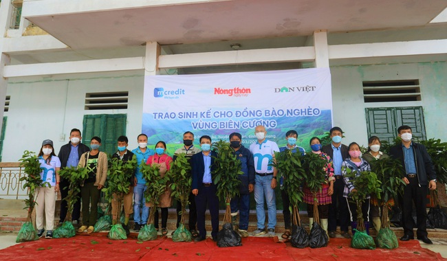 gio to/Báo NTNN tặng 10.000 cây giống tại xã vùng biên Hà Giang: Gieo những mầm xanh - trao hy vọng thoát nghèo - Ảnh 1.