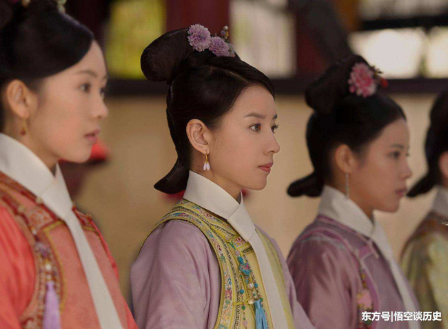 As the maidservant of the daughter of Qian Long, the girl was seen by the king: The position of the future was not expected - Photo 2.