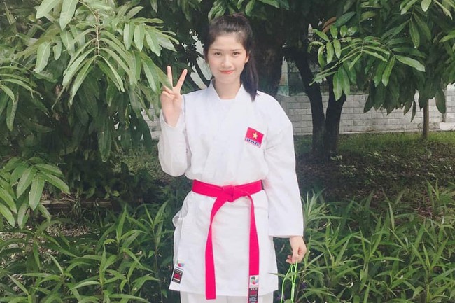 Mê mẩn với nhan sắc hot girl karate Việt Nam tại SEA Games 31 - Ảnh 1.