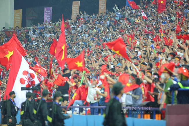 Tin tối (13/5): Báo Thái bất ngờ với độ cuồng nhiệt của CĐV Việt Nam tại SEA Games 31 - Ảnh 1.
