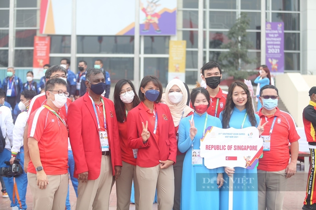 Tình nguyện viên SEA Games 31: Đến sân thi đấu sớm nhất và ra về muộn nhất - Ảnh 5.