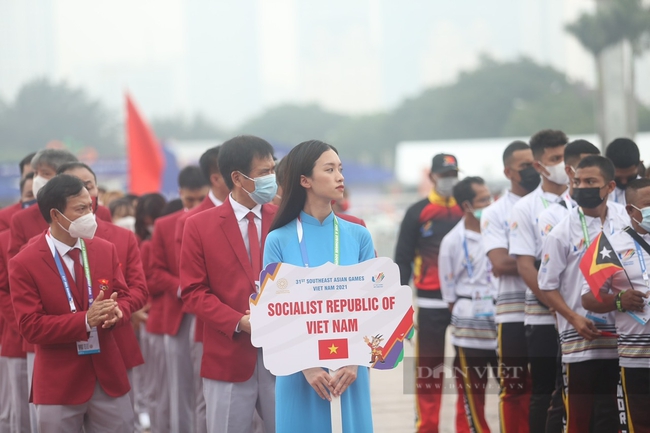 Tình nguyện viên SEA Games 31: Đến sân thi đấu sớm nhất và ra về muộn nhất - Ảnh 4.