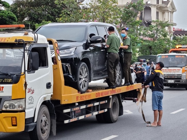 4 ôtô hạng sang tại nhà cựu Chủ tịch TP Hạ Long bị niêm phong, xử lý ra sao? - Ảnh 3.