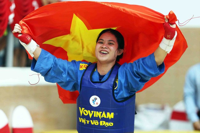 Which Vietnamese athletes won the 31st SEA Games medal on May 18?  - Photo 1.