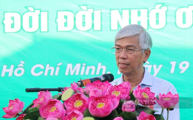Ông Võ Văn Hoan – Phó chủ tịch UBND TP.HCM phát động Tết trồng cây đời đời nhớ ơn Bác Hồ năm 2022. Ảnh: Nguyên Vỹ